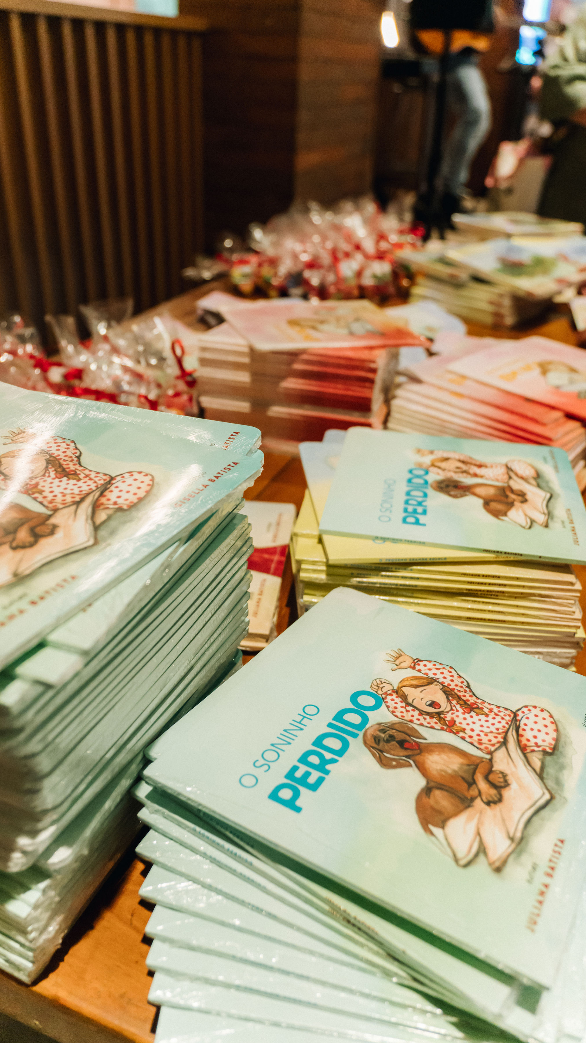 Pilha de livros no evento